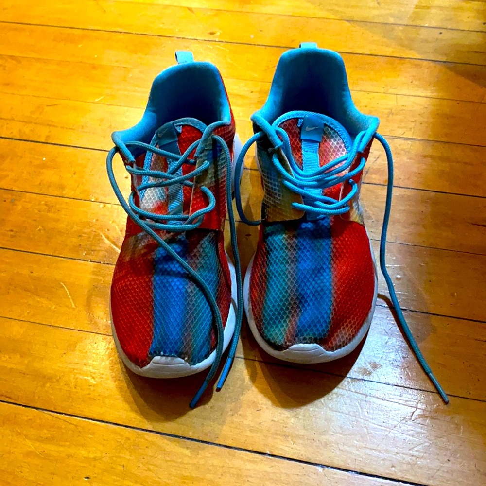 Nike betterworld sneakers US2.5